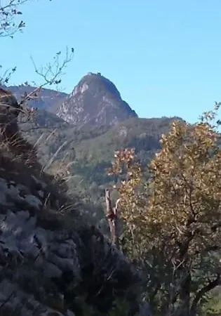 Proche Montsegur, Avec Terrain De Petanque Fougax-et-Barrineuf