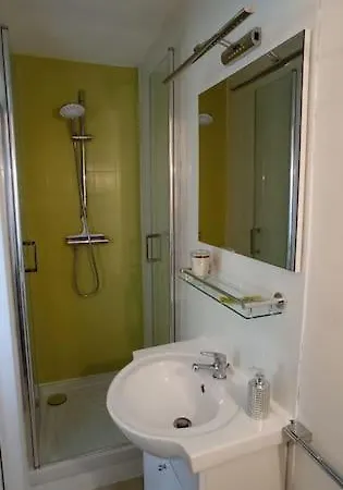 Proche Montsegur, Avec Terrain De Petanque