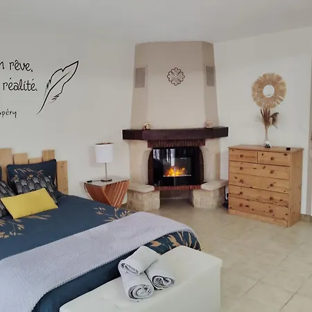 Proche Montsegur, Avec Terrain De Petanque Fougax-et-Barrineuf