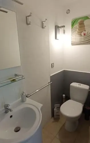 Proche Montsegur, Avec Terrain De Petanque