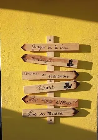 Feriehus Proche Montsegur, Avec Terrain De Petanque